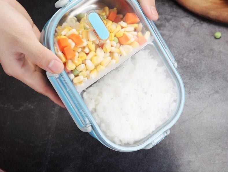 lunch box bleue double compartiment avec couvercle transparent 7